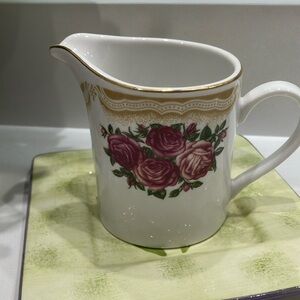 Farberware Sydney Roses 4092 Fine China Coffee/Tea Creamer